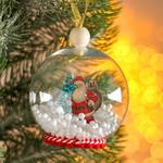 Новогодний шар с деревянной фигуркой «Дед Мороз с подарками» 8х8 см 4926984