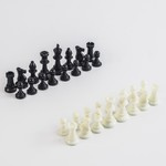Фигуры шахматные пластиковые  (король h=7.5 см, пешка 3.5 см) 4339336